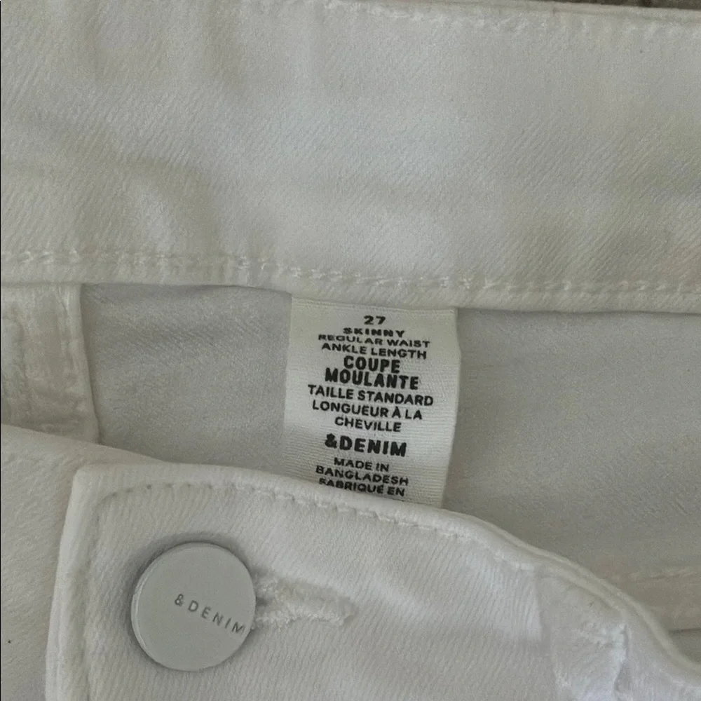 Women's White Jeans - Picture 3 of 4